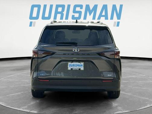 2025 Toyota Sienna XLE 7 Passenger