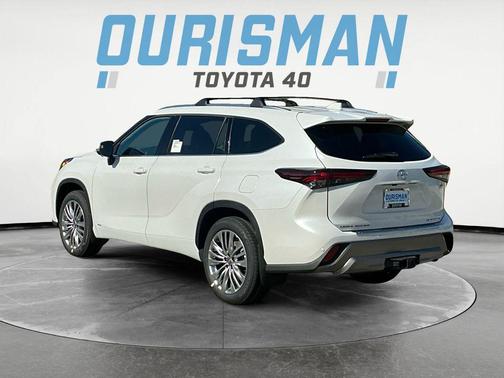 2025 Toyota Highlander Hybrid Platinum