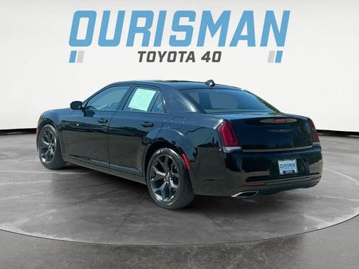 2022 Chrysler 300 S