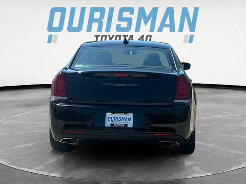 2022 Chrysler 300 S