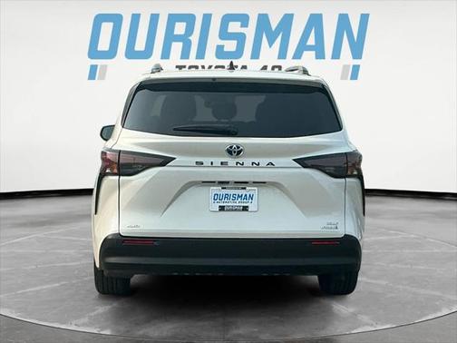 2024 Toyota Sienna XLE 7 Passenger
