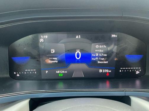 Platinum Gray Metallic 2024 Volkswagen Taos 1.5T SE