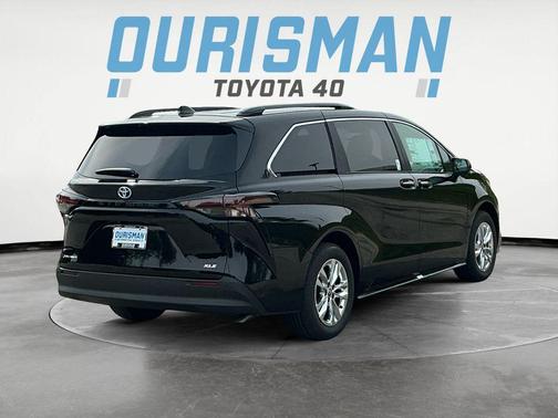 2025 Toyota Sienna XLE 7 Passenger