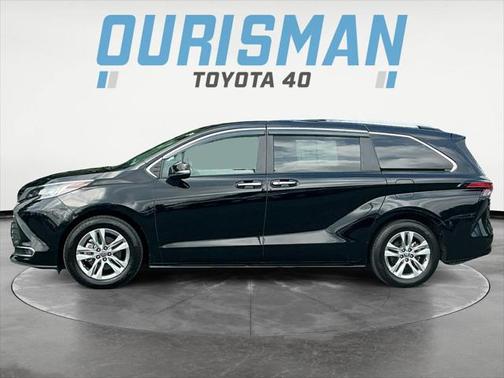 2022 Toyota Sienna Limited 7-Passenger