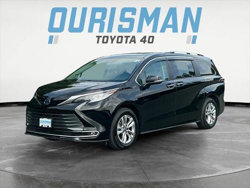 2022 Toyota Sienna Limited 7-Passenger