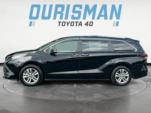 2022 Toyota Sienna Limited 7-Passenger