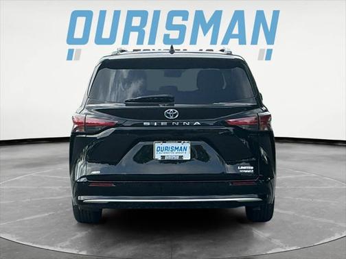 2022 Toyota Sienna Limited 7-Passenger