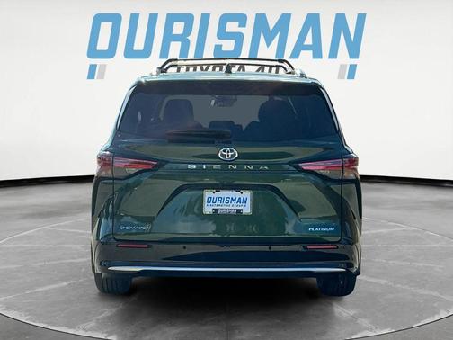 2025 Toyota Sienna Platinum