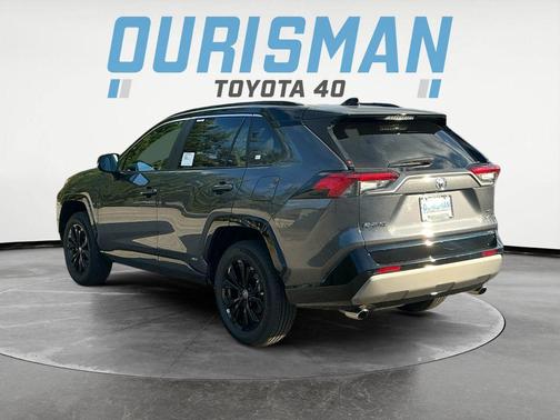 2025 Toyota RAV4 Hybrid SE