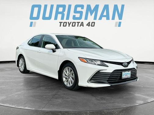 Ice 2024 Toyota Camry LE