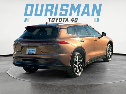 2025 Toyota Crown Signia XLE