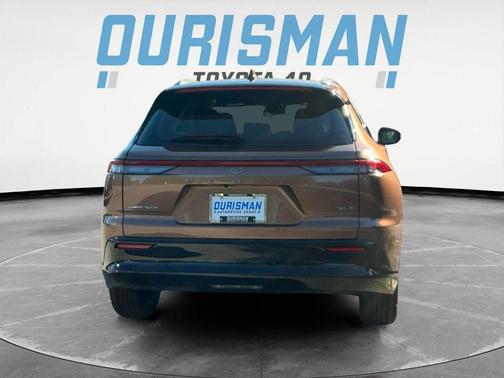 2025 Toyota Crown Signia XLE