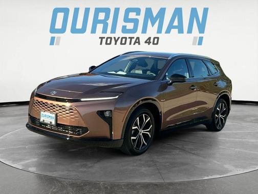 2025 Toyota Crown Signia XLE