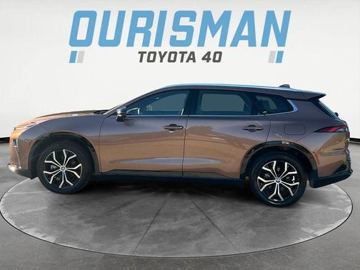 2025 Toyota Crown Signia XLE