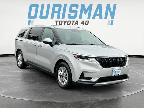 2023 Kia Carnival LX