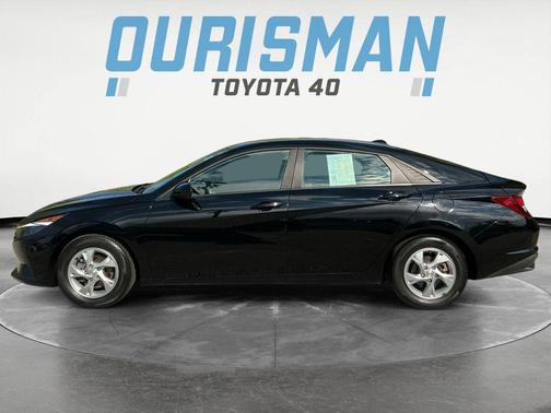 Onyx Black 2023 Hyundai ELANTRA SE