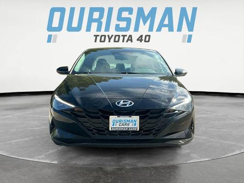 Onyx Black 2023 Hyundai ELANTRA SE