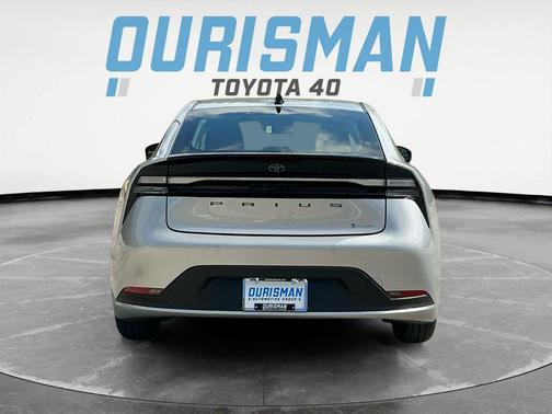 2026 Toyota Prius Plug-In Hybrid SE