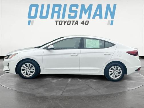 2019 Hyundai ELANTRA SE