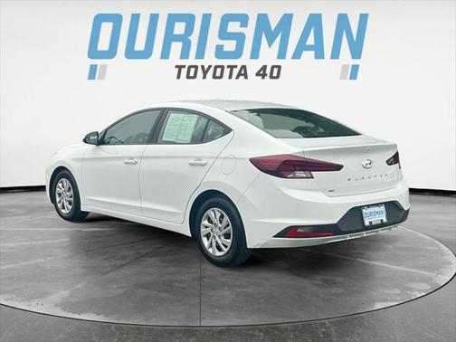 2019 Hyundai ELANTRA SE