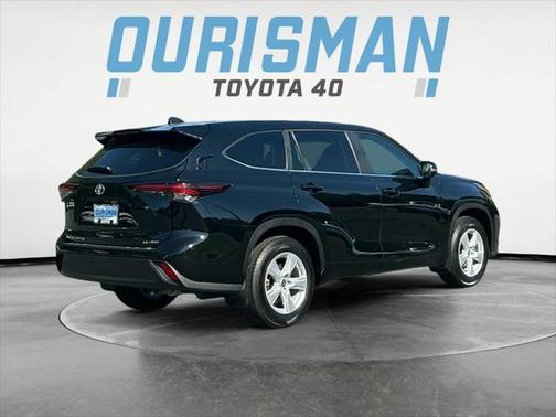 2024 Toyota Highlander LE