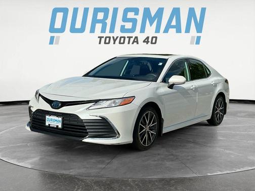 2023 Toyota Camry Hybrid XLE