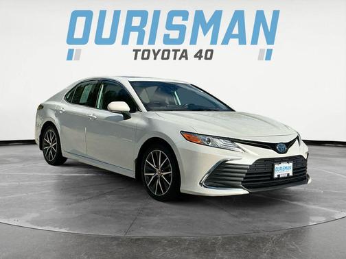 2023 Toyota Camry Hybrid XLE