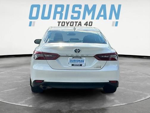 2023 Toyota Camry Hybrid XLE