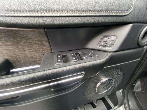 Photo 5 of 19 of 2020 Ford Expedition Max Limited
