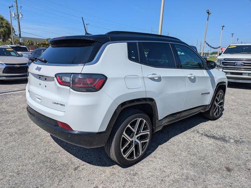 Bright White Clearcoat 2024 Jeep Compass Limited