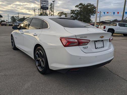 2022 Chevrolet Malibu FWD LT