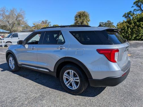 Iconic Silver Metallic 2023 Ford Explorer XLT