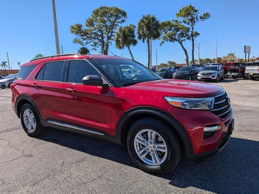 Rapid Red Metallic Tinted Clearcoat 2023 Ford Explorer XLT