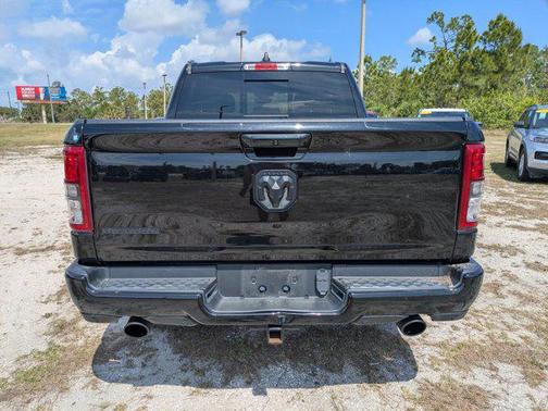 Diamond Black Crystal Pearlcoat 2022 RAM 1500 Big Horn/Lone Star