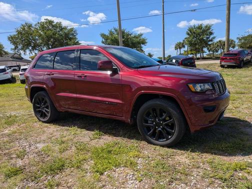 Velvet Red Pearlcoat 2021 Jeep Grand Cherokee Laredo