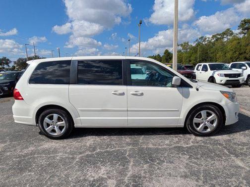 2010 Volkswagen Routan SEL