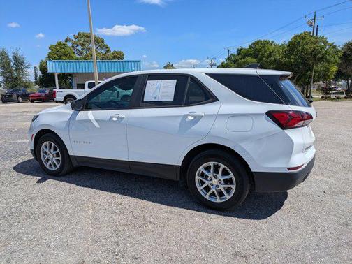 Summit White 2022 Chevrolet Equinox LS