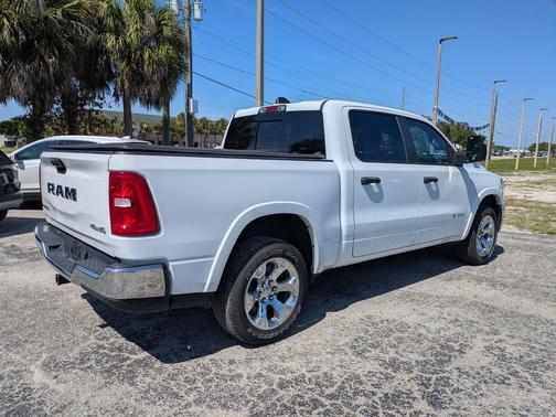 Bright White Clearcoat 2025 RAM 1500 Big Horn/Lone Star