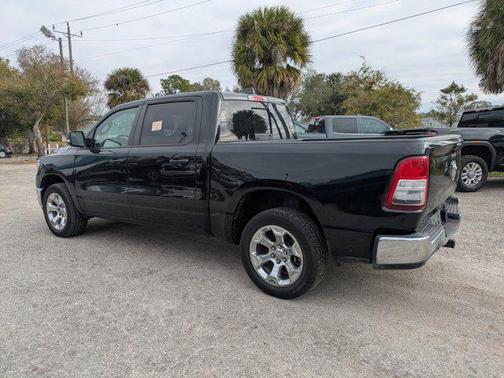 Diamond Black Crystal Pearlcoat 2022 RAM 1500 Big Horn/Lone Star
