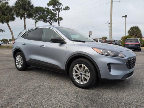 Iced Blue Silver Metallic 2022 Ford Escape SE
