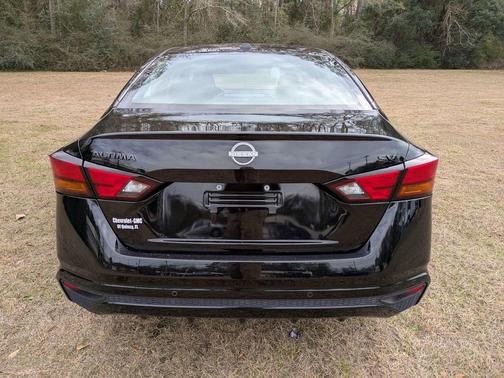 Super Black 2023 Nissan Altima 2.5 SV
