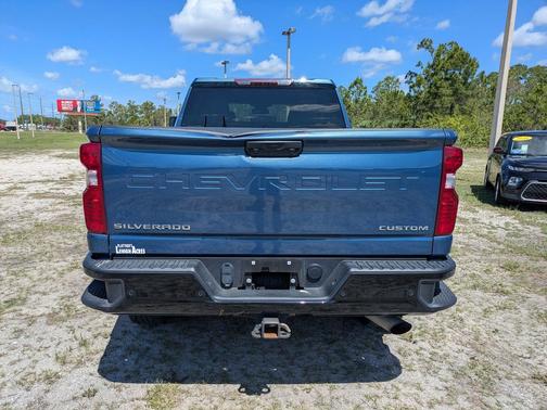 Lakeshore Blue Metallic 2024 Chevrolet Silverado 2500 Custom