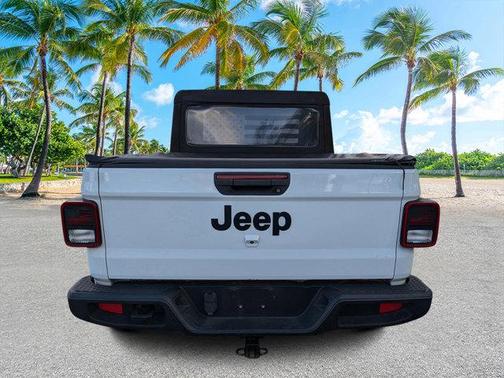 2022 Jeep Gladiator Sport