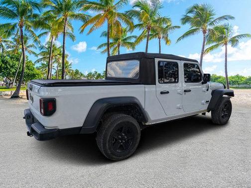 2022 Jeep Gladiator Sport