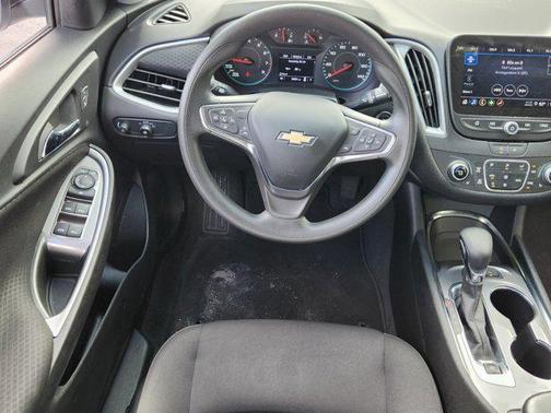 Summit White 2024 Chevrolet Malibu FWD 1LT