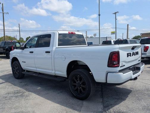 Bright White Clearcoat 2025 RAM 2500 Big Horn Crew Cab 4x4 6'4' Box