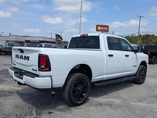 Bright White Clearcoat 2025 RAM 2500 Big Horn Crew Cab 4x4 6'4' Box
