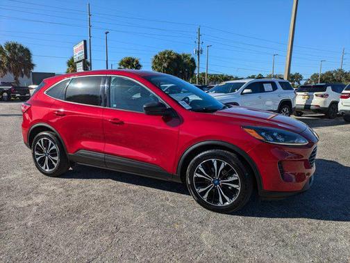 2022 Ford Escape SE