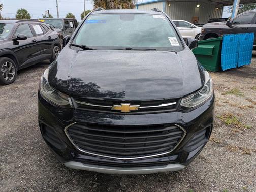 Midnight Blue Metallic 2022 Chevrolet Trax LT