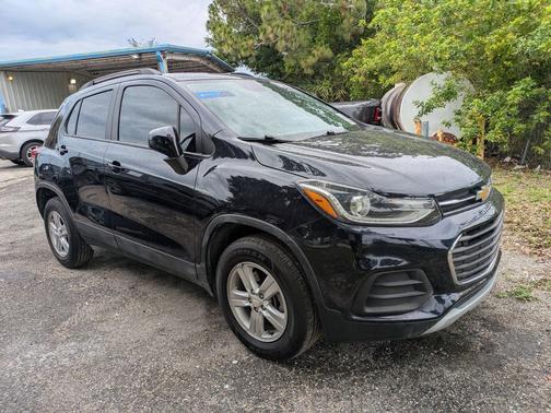 Midnight Blue Metallic 2022 Chevrolet Trax LT